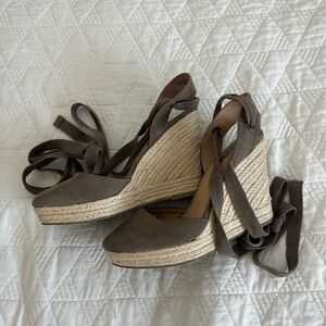 Size 6 barley used heels!